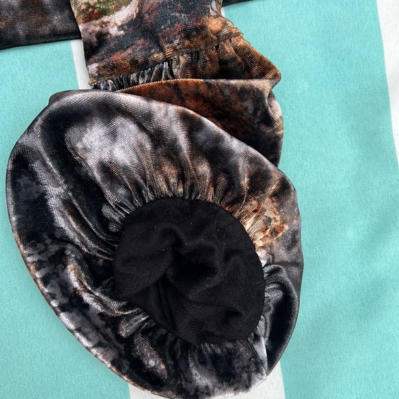 NWT Anthropologie Bailey 44 Magic Forrest Stretch Velvet Bell Sleeve Top Size S - Picture 8 of 10